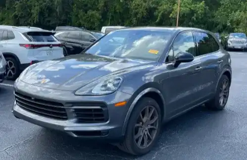 2023 Porsche Cayenne Platinum Edition's photo