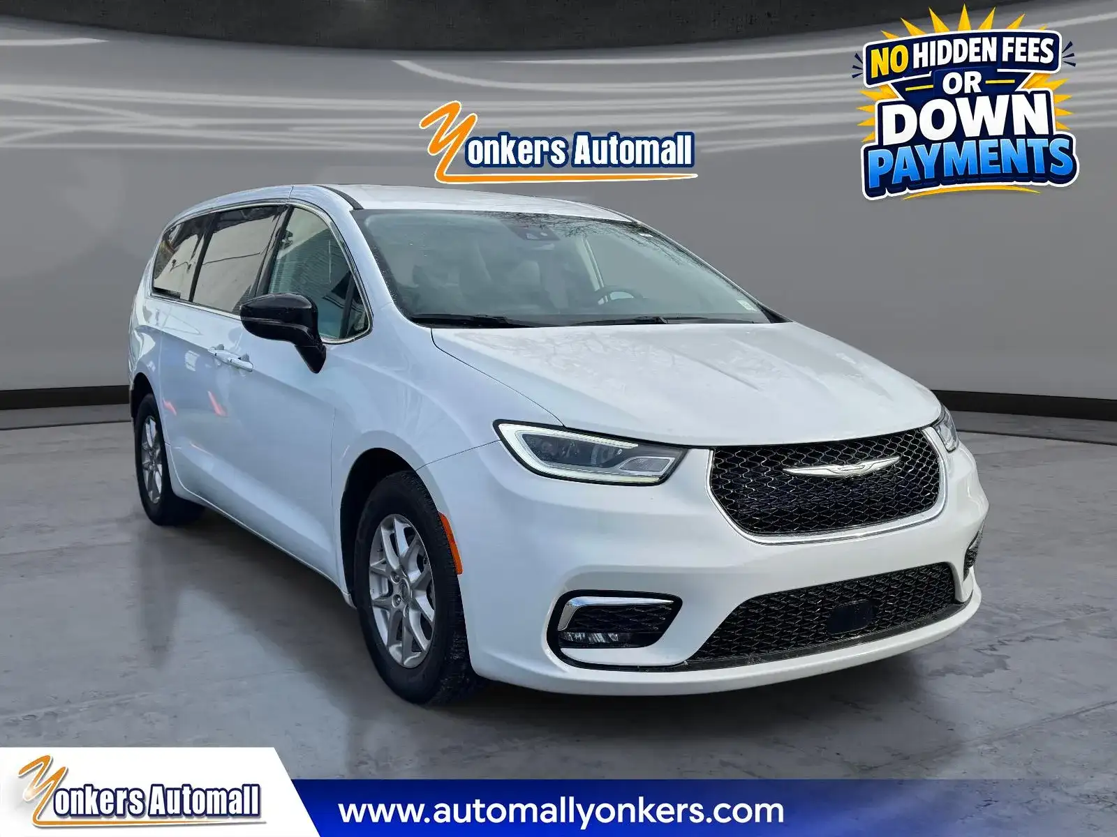 2024 Chrysler Pacifica Touring L's photo