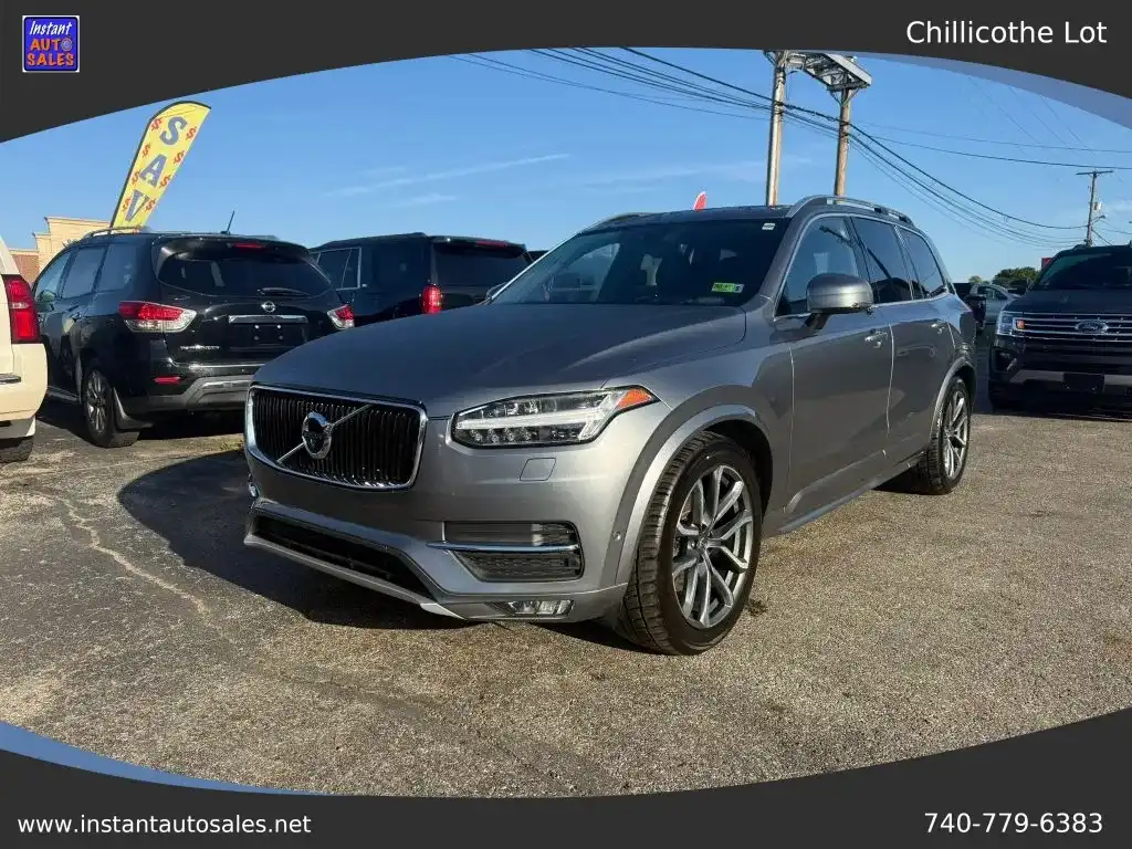 2016 Volvo XC90 T6 AWD Momentum's photo
