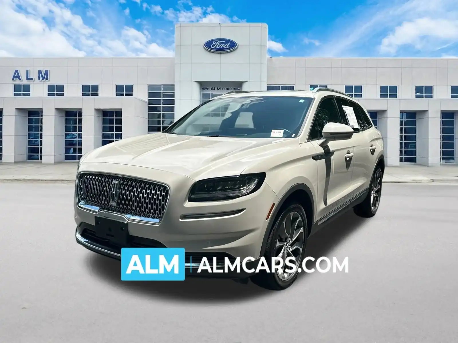2023 Lincoln Nautilus Reserve AWD's photo