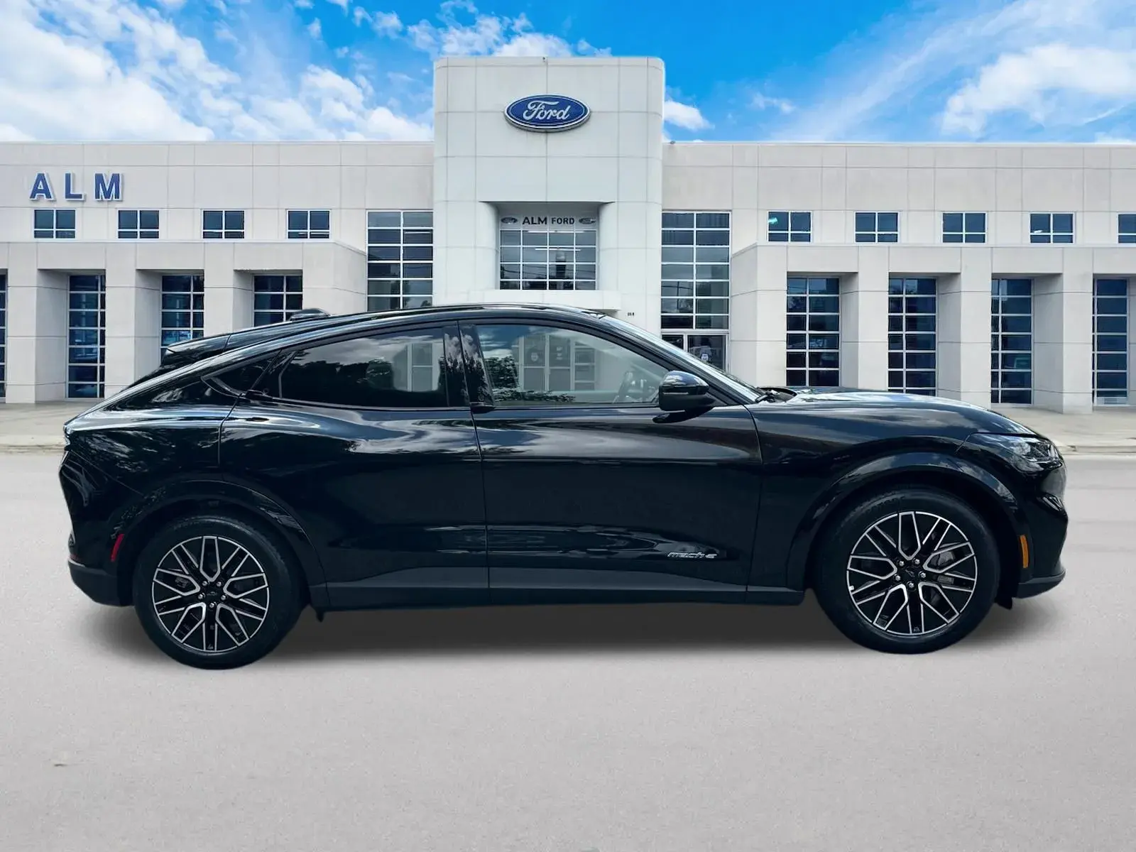 2026 Ford Mustang-Mach-e Premium photo 5