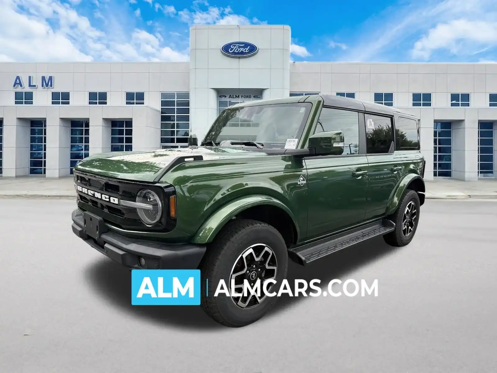 2025 Ford Bronco Outer Banks 4WD 4-door's photo
