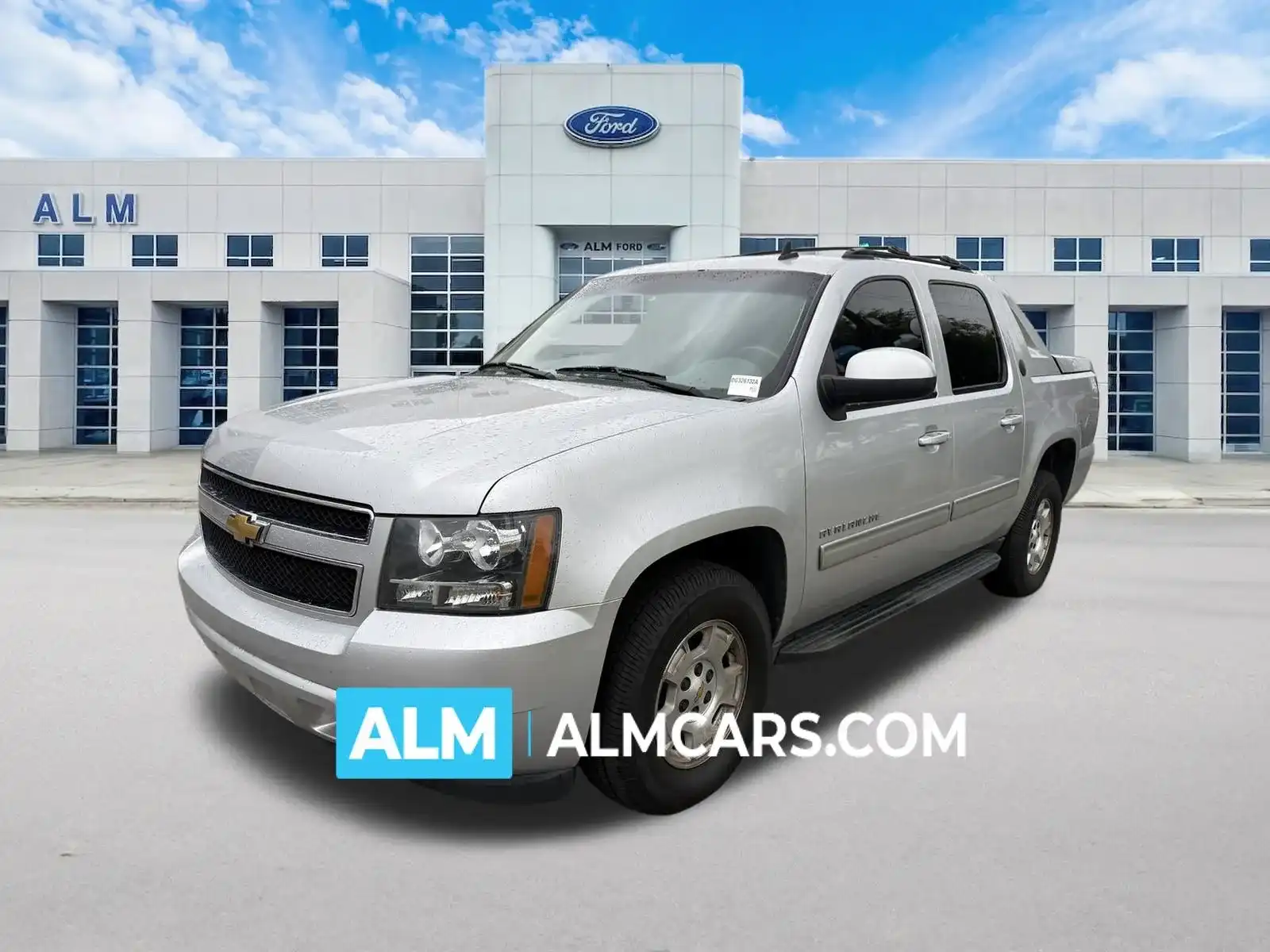 2013 Chevrolet Avalanche 2WD Avalanche LT's photo