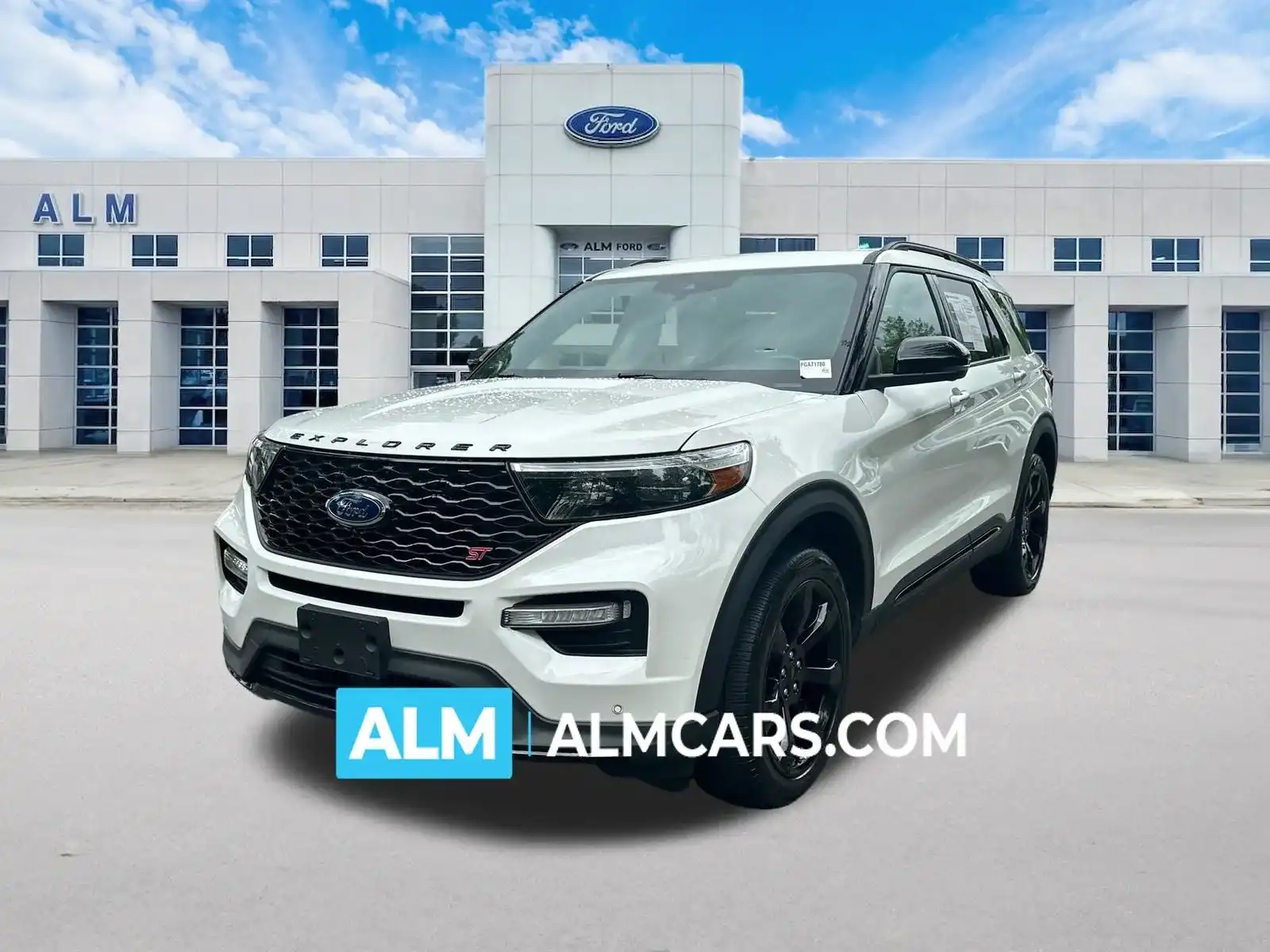 2023 Ford Explorer ST 4WD's photo