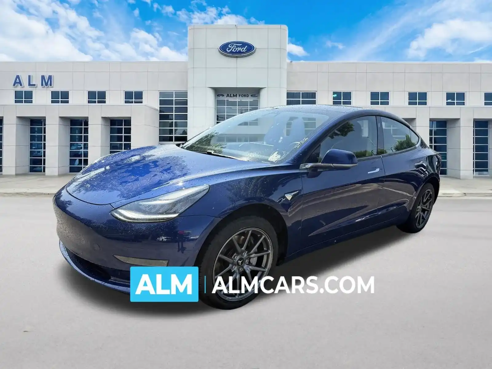 2025 Tesla Model Y Long Range Rear Wheel Drive's photo