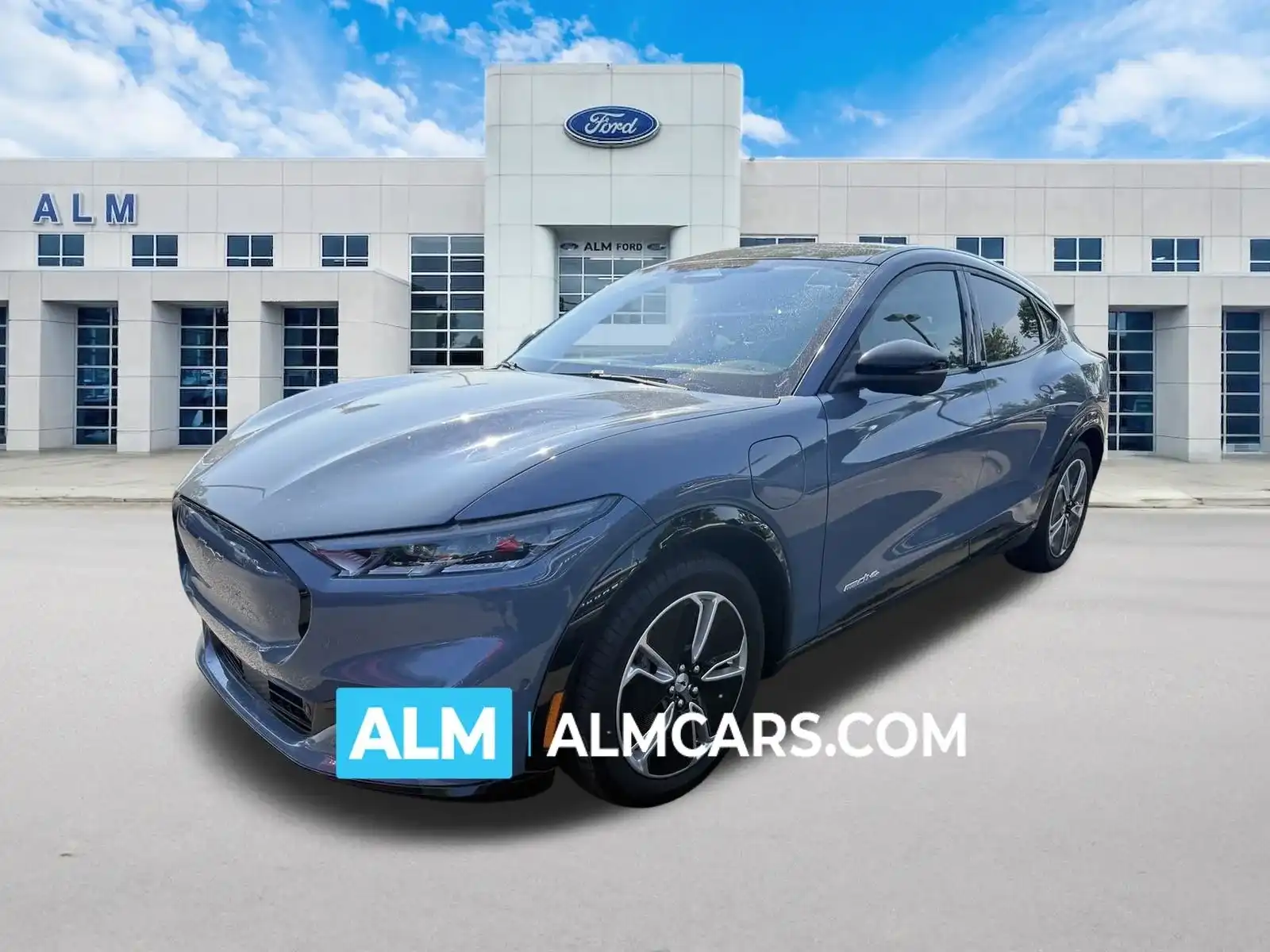 2023 Ford Mustang-Mach-e Premium's photo