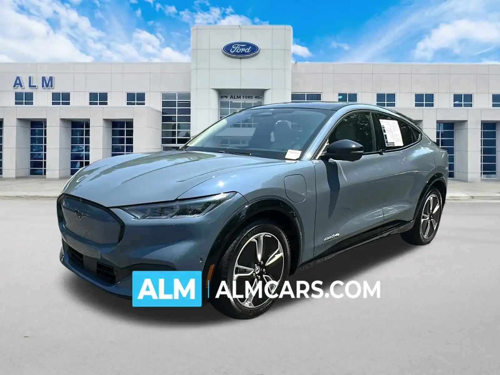 2023 Ford Mustang-Mach-e Premium's photo