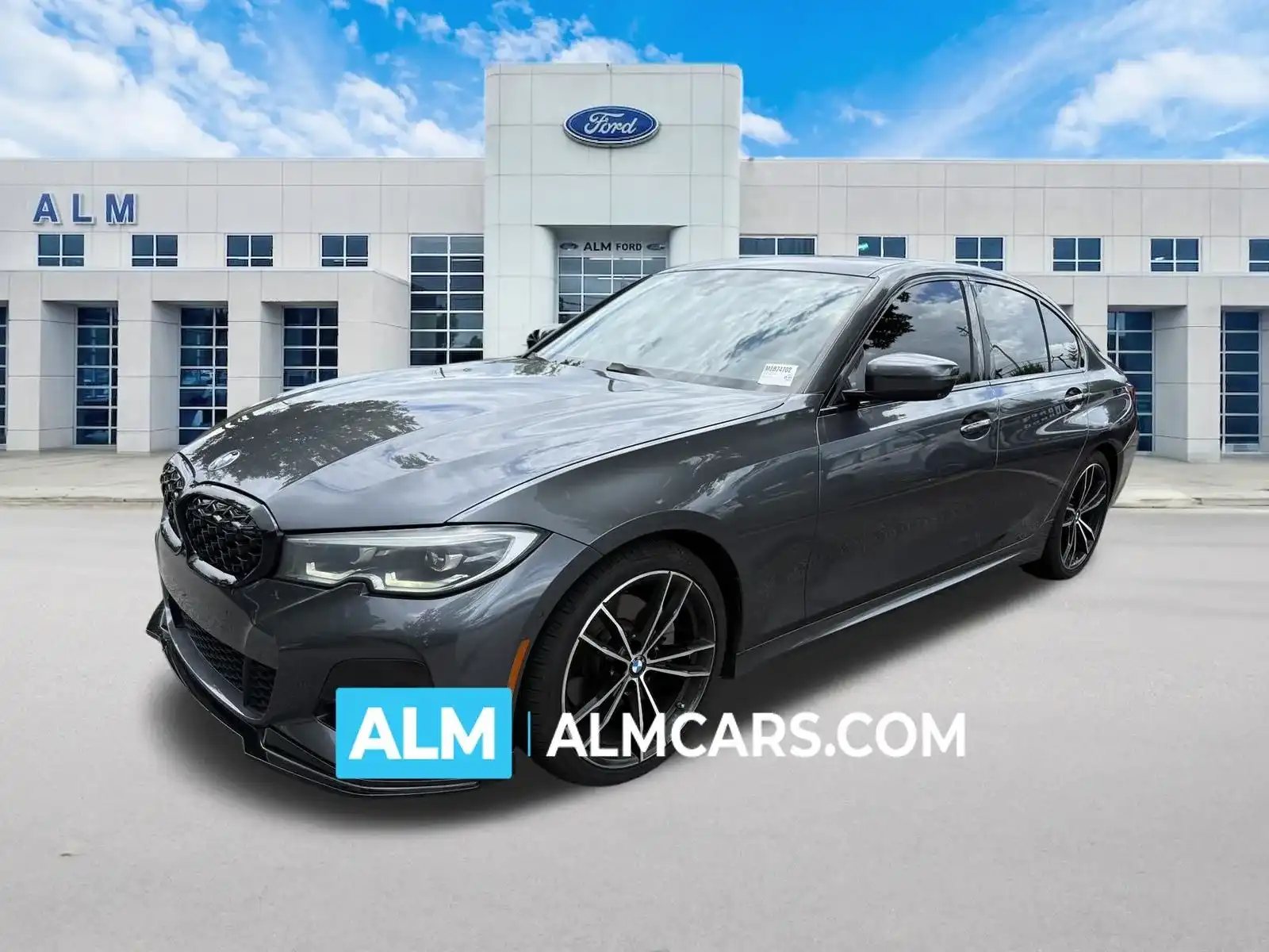 2021 BMW 3 Series 330i Sedan's photo