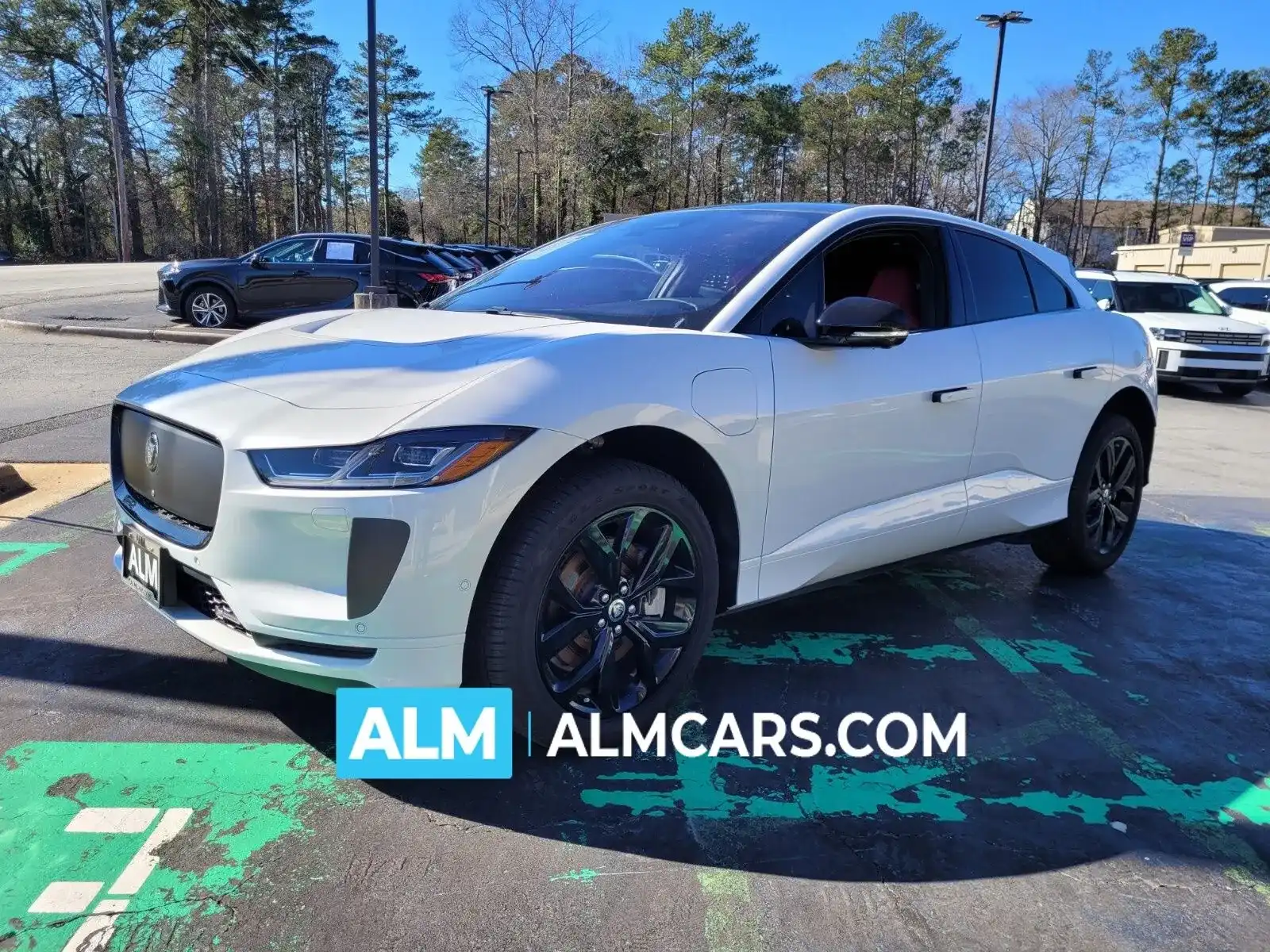 2024 Jaguar I-PACE EV 400 R-Dynamic HSE's photo