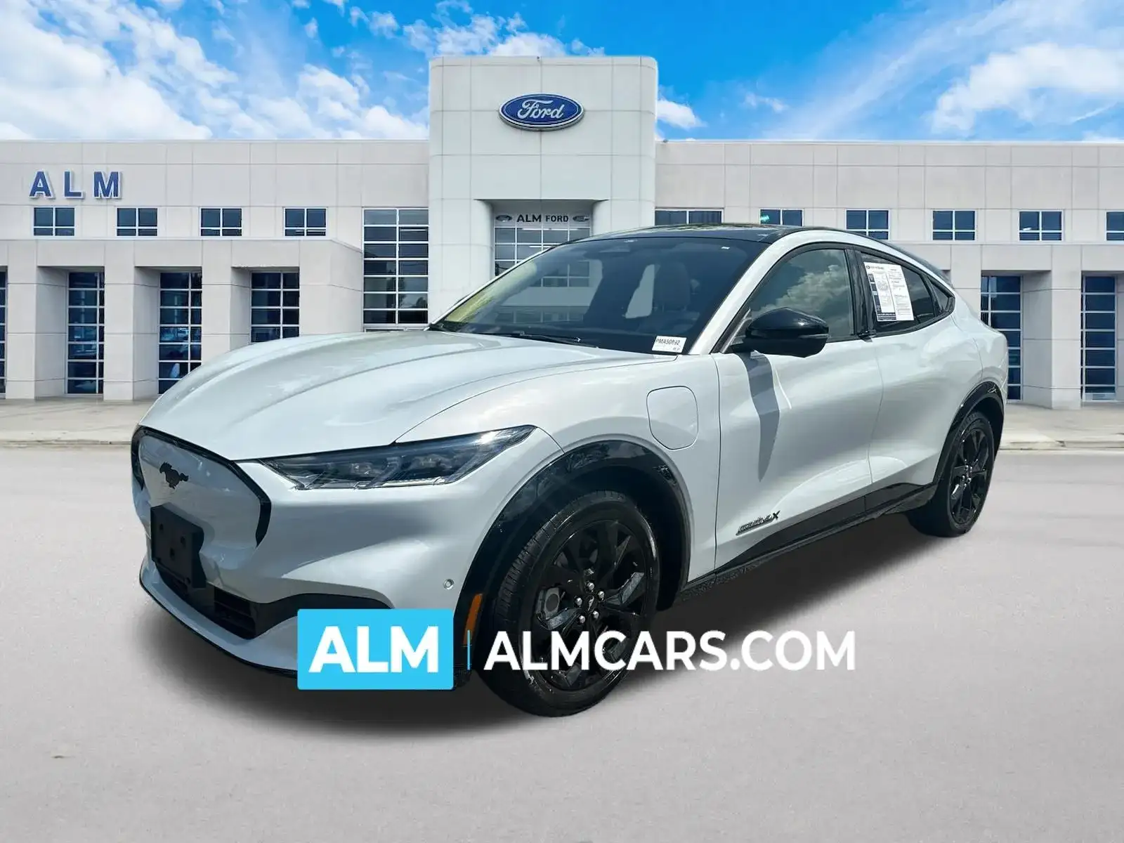 2023 Ford Mustang-Mach-e Premium's photo