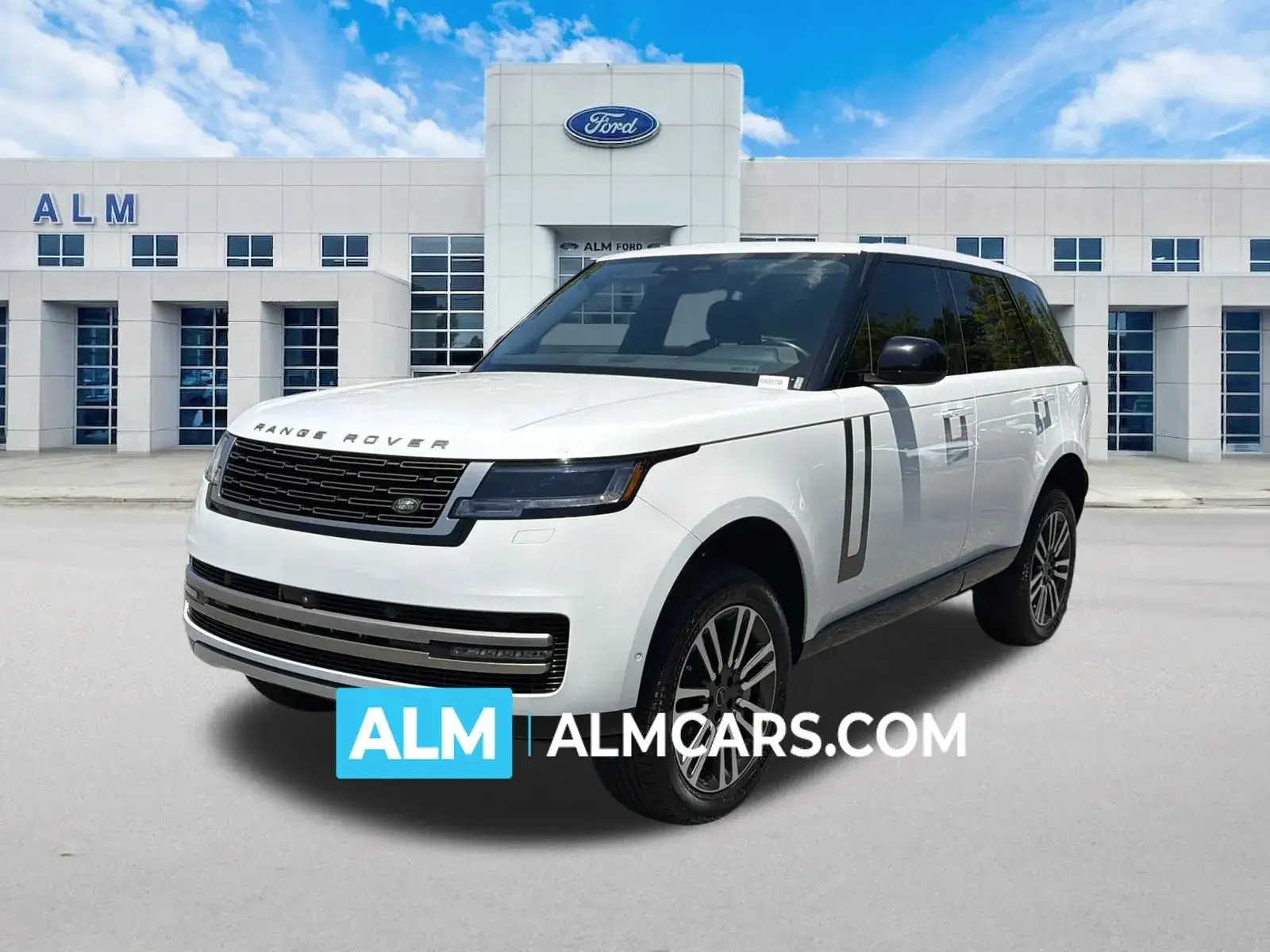 2024 Land Rover Range Rover 4.4 SE SWB photo 1