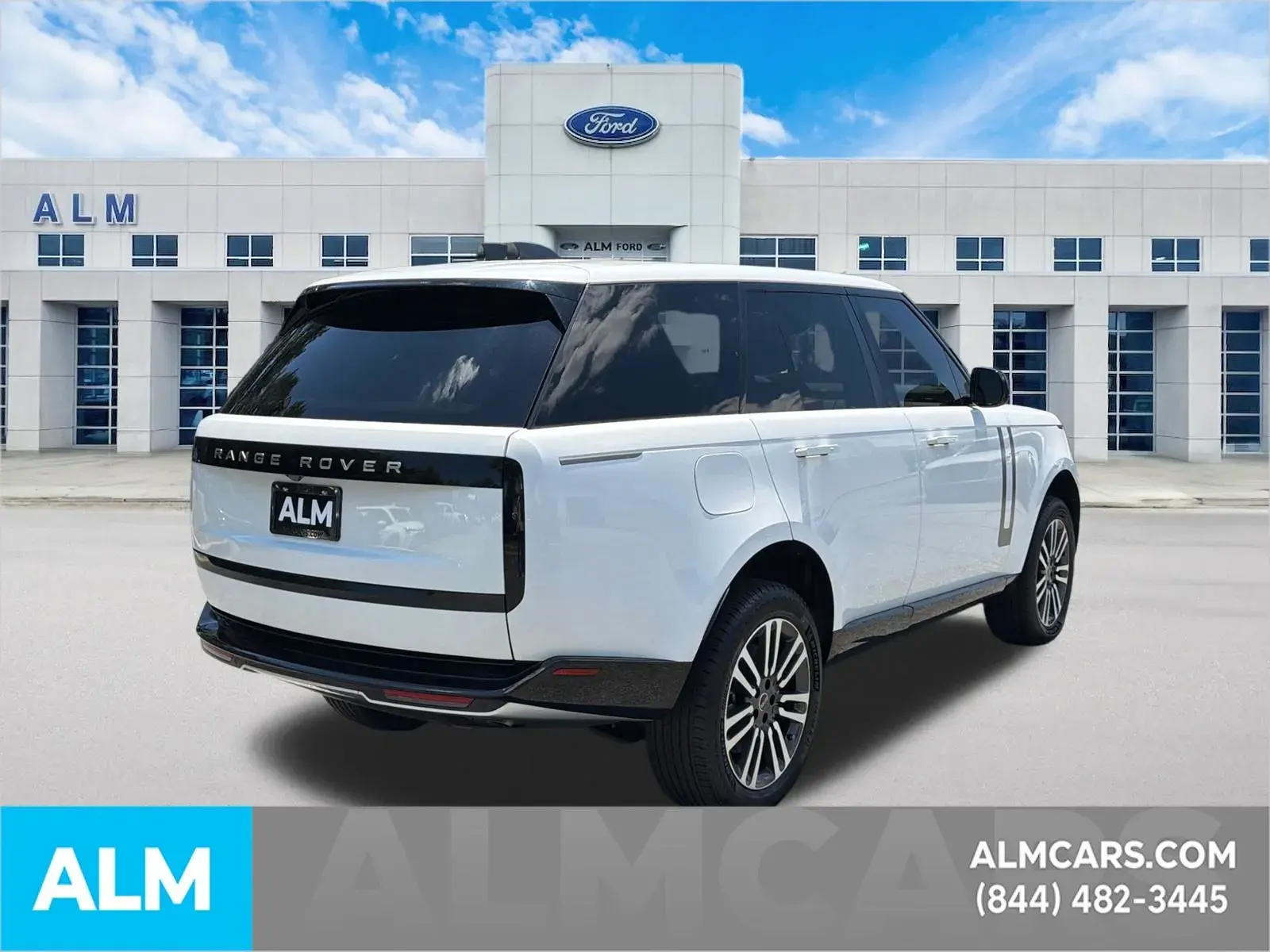 2024 Land Rover Range Rover 4.4 SE SWB photo 5