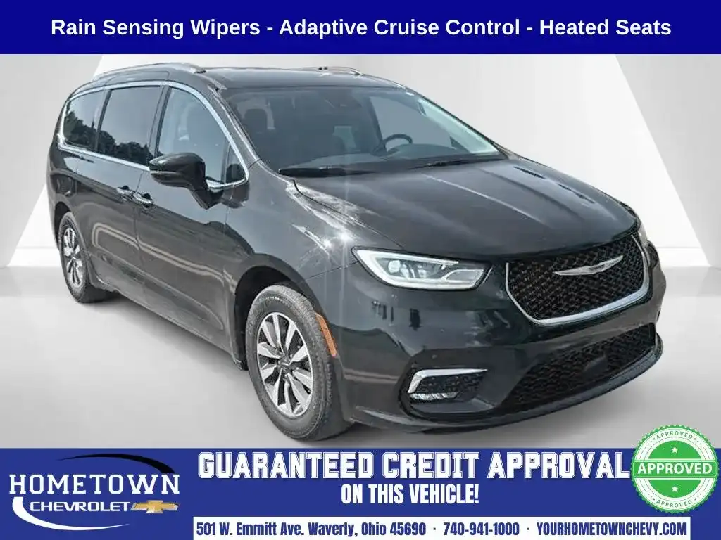 2021 Chrysler Pacifica Touring L's photo