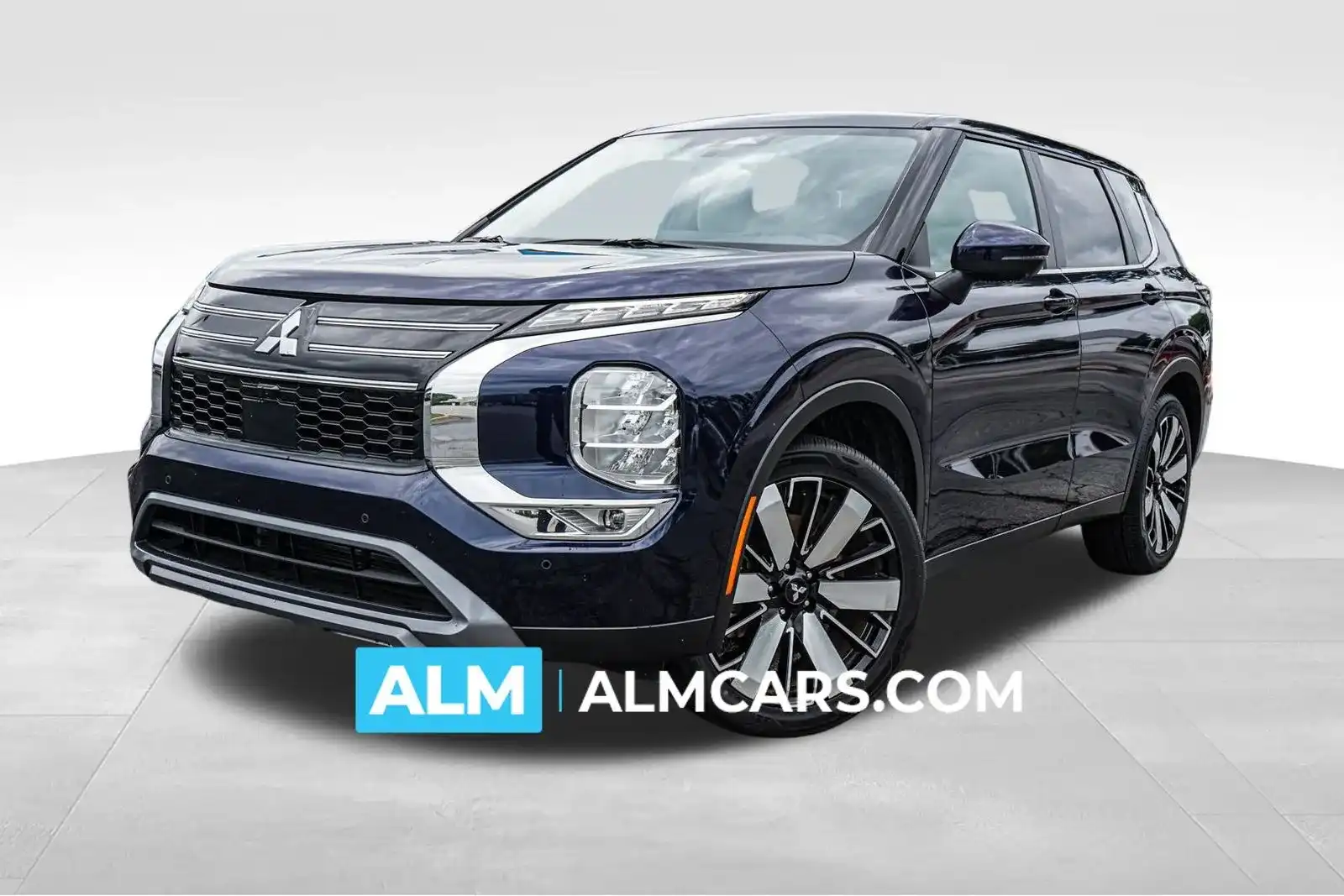 2025 Mitsubishi Outlander SE 2WD's photo