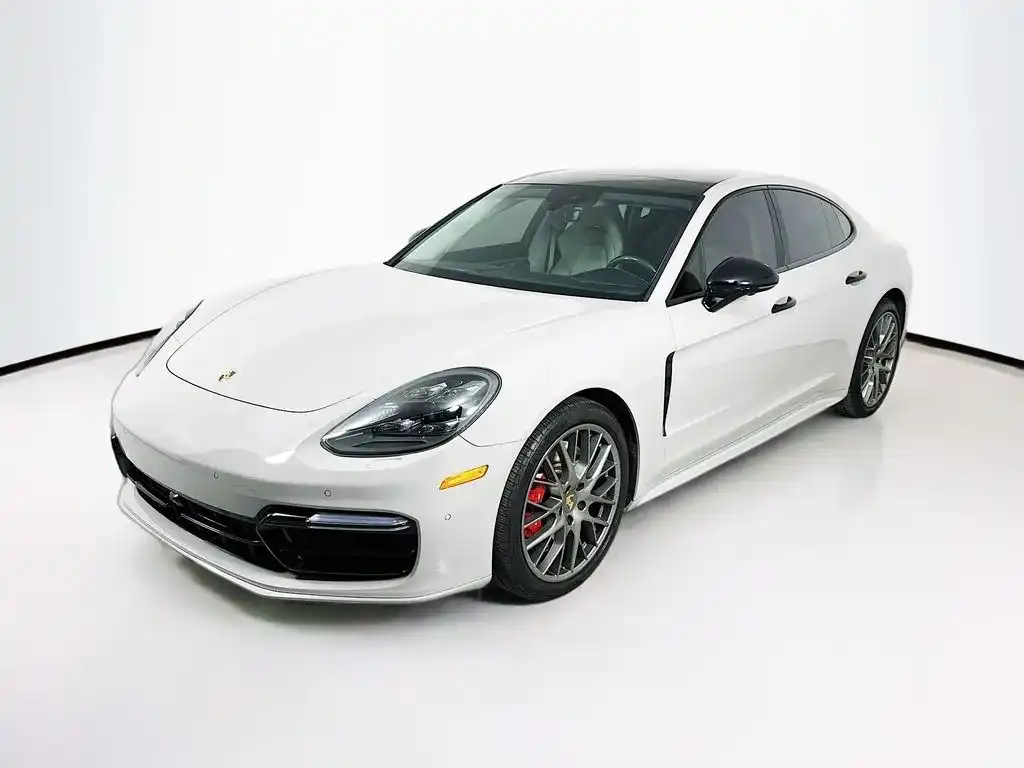 2017 Porsche Panamera Turbo's photo