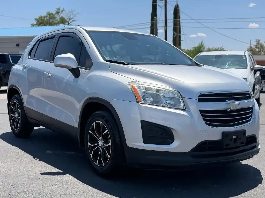 2016 Chevrolet Trax LS's photo