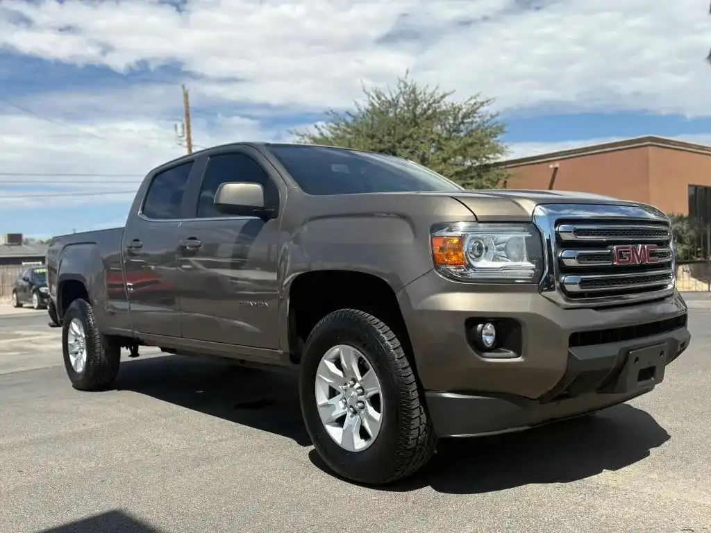 2015 GMC Canyon 4WD SLE Crew Cab Short Box's photo