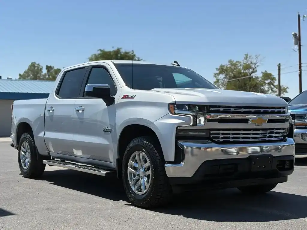2021 Chevrolet Silverado 1500 LT 4WD Crew Cab Short Box's photo