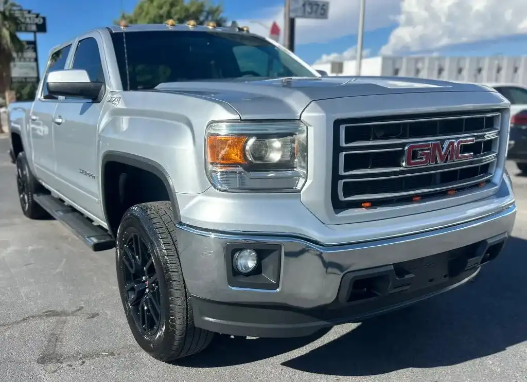 2015 GMC Sierra SLE 4WD Crew Cab SWB's photo