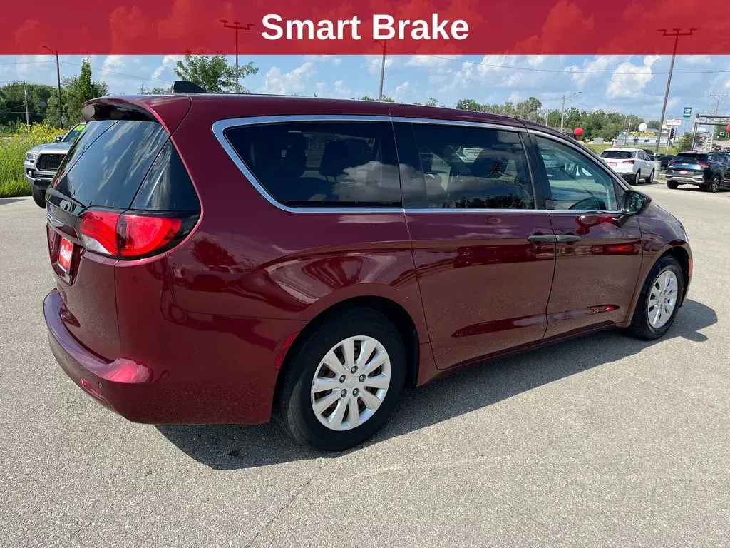 2018 Chrysler Pacifica L photo 5