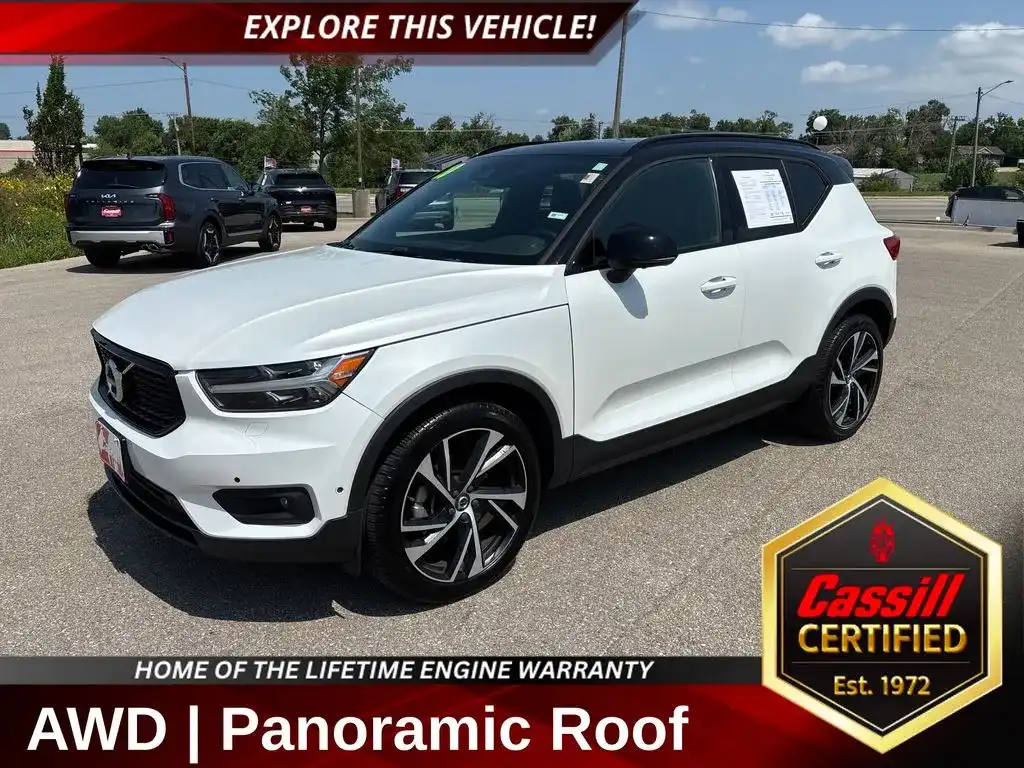 2020 Volvo XC40 T5 R-Design AWD's photo