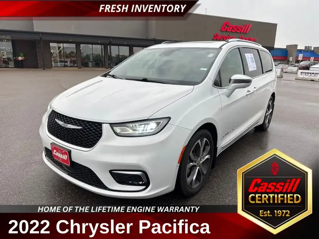2022 Chrysler Pacifica Pinnacle's photo