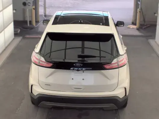 2021 Ford Edge SEL photo 4