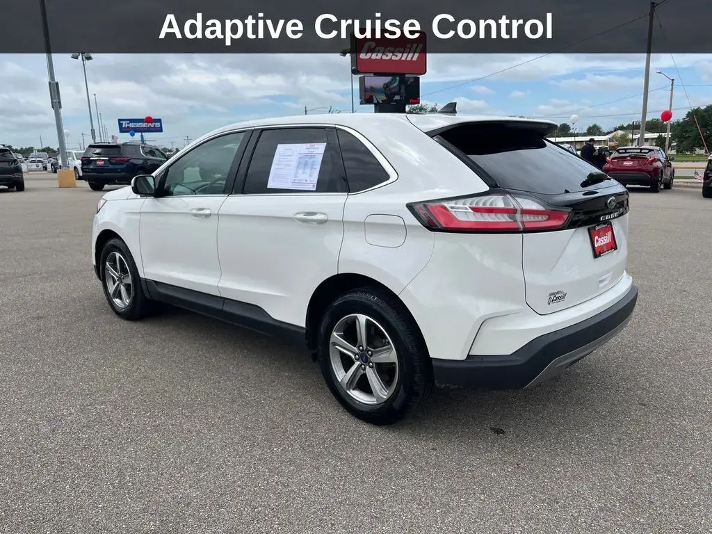 2021 Ford Edge SEL photo 3