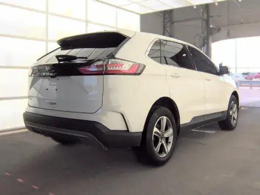 2021 Ford Edge SEL photo 5