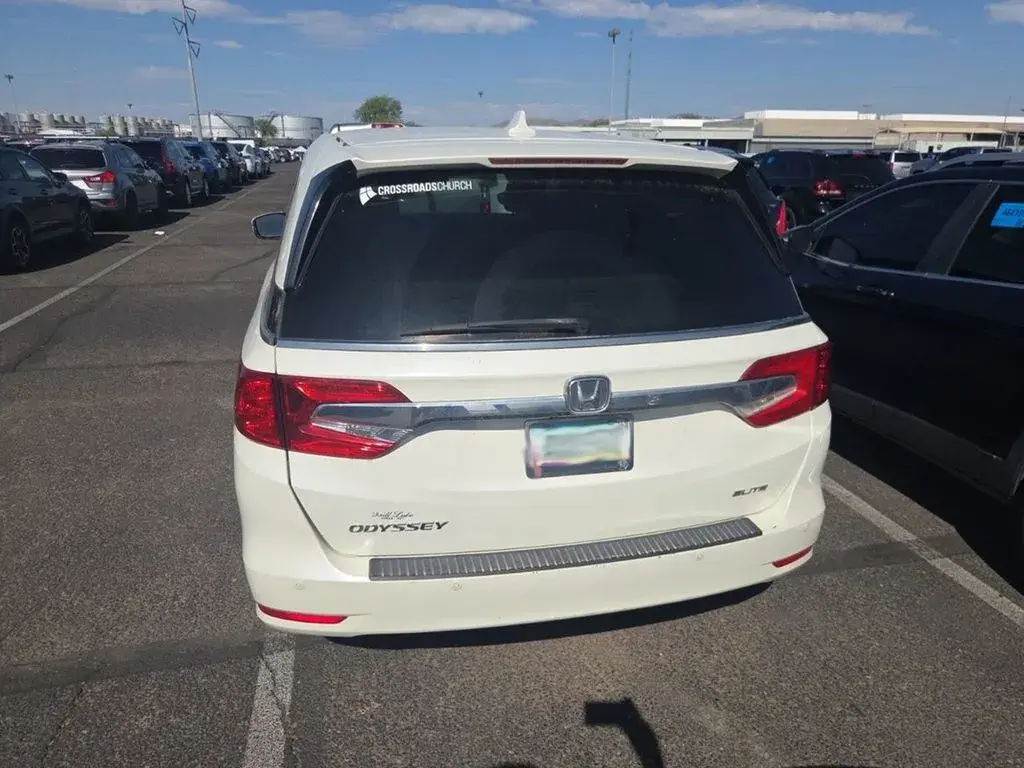 2019 Honda Odyssey Elite photo 3