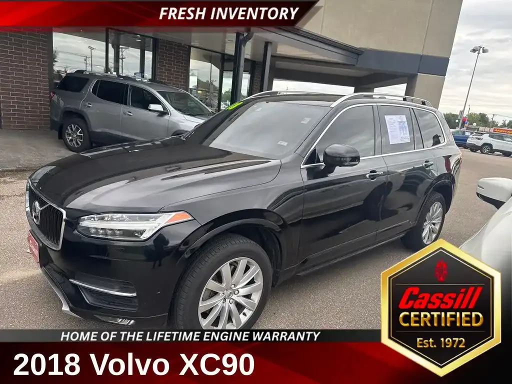 2018 Volvo XC90 T6 AWD Momentum's photo