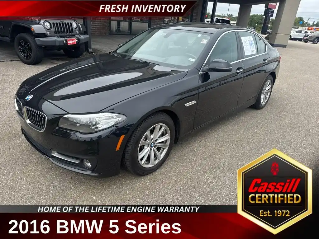 2016 BMW 5 Series 528i xDrive Sedan's photo
