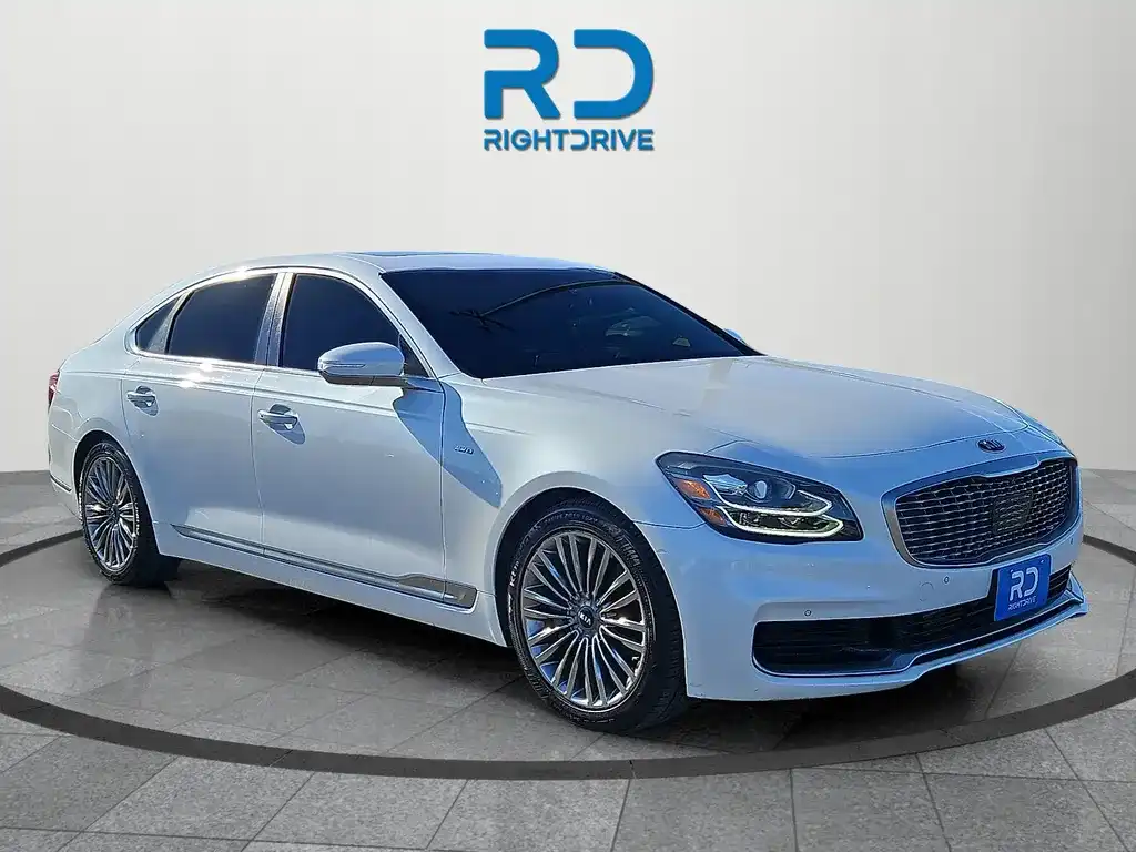 2019 Kia K900 Luxury V6's photo