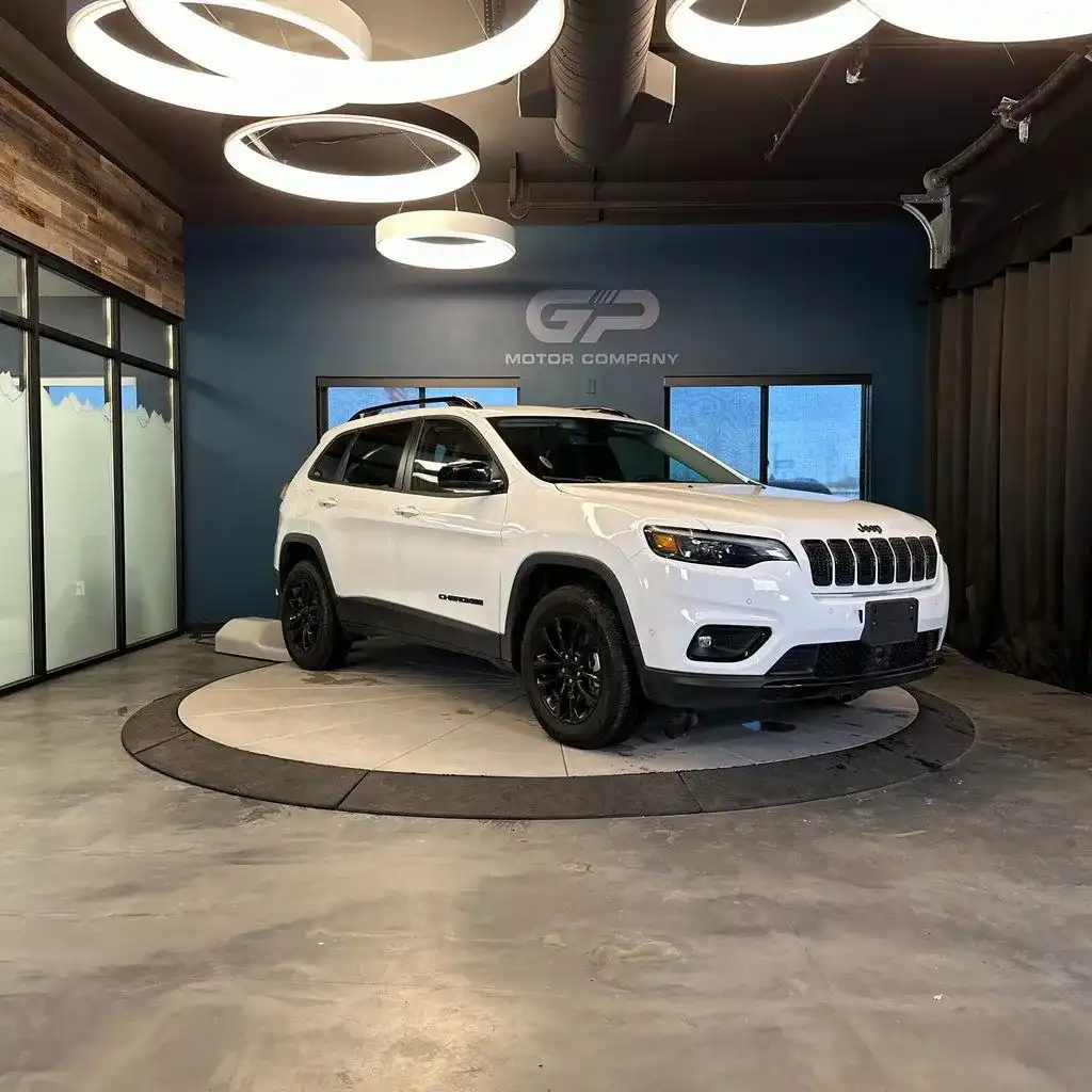 2023 Jeep Cherokee Altitude Lux 4X4's photo