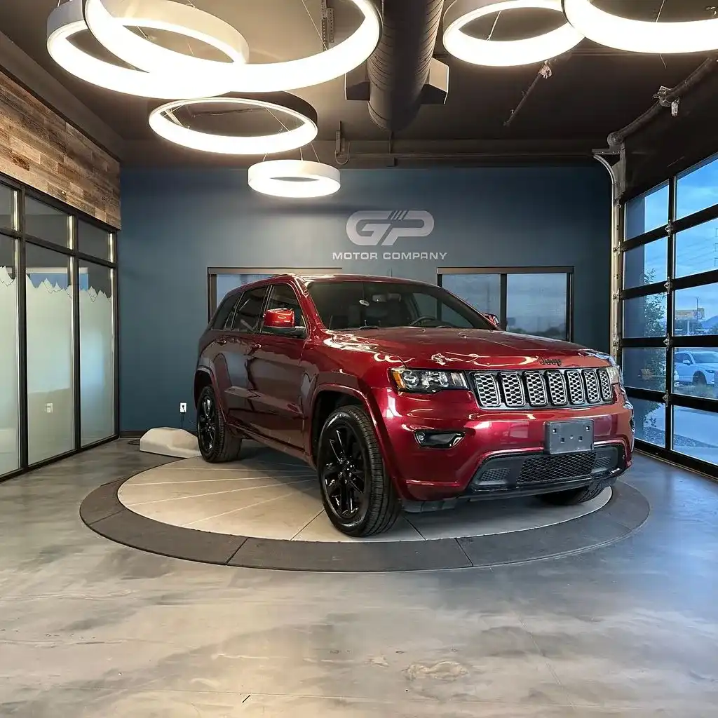 2019 Jeep Grand Cherokee Altitude 4WD's photo