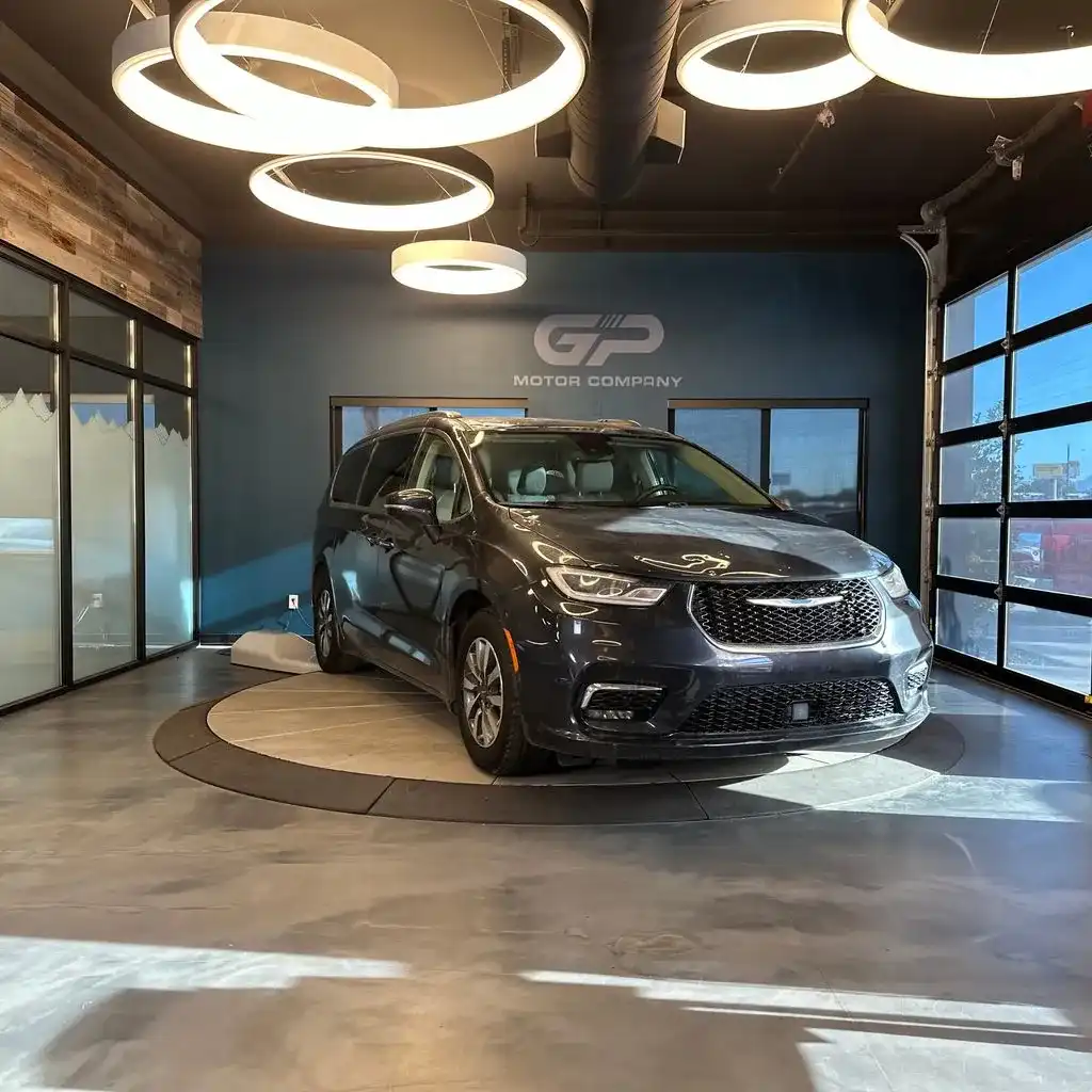 2021 Chrysler Pacifica Hybrid Touring L Hybrid's photo