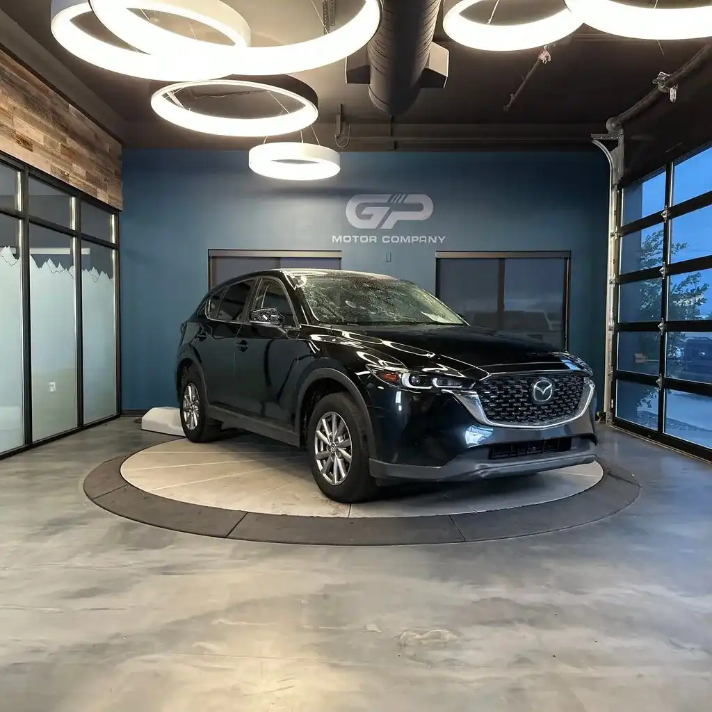 2022 Mazda CX-5 S Preferred package Auto AWD's photo