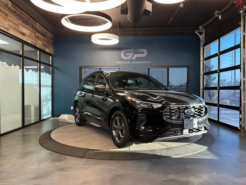 2023 Ford Escape ST-Line AWD's photo