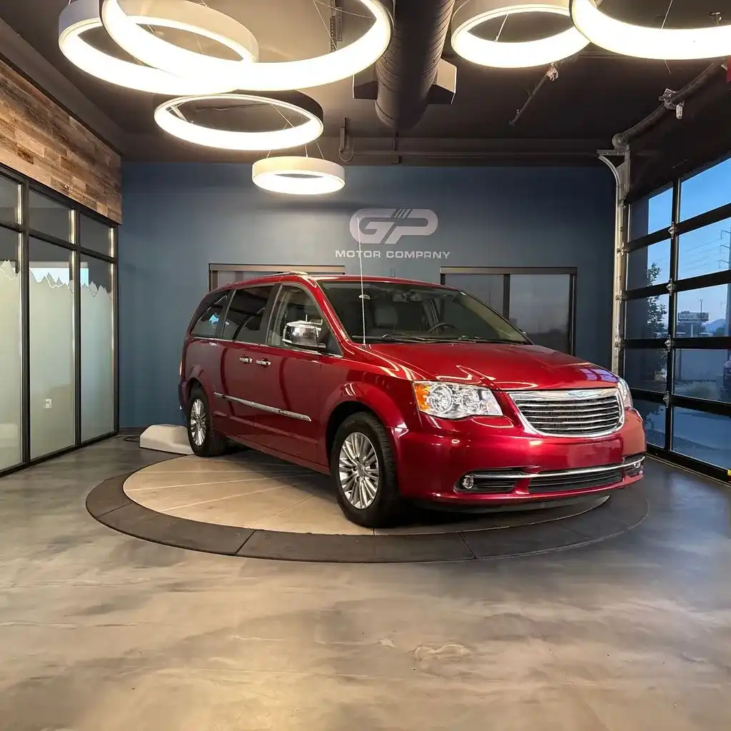 2015 Chrysler Town & Country Touring-L's photo