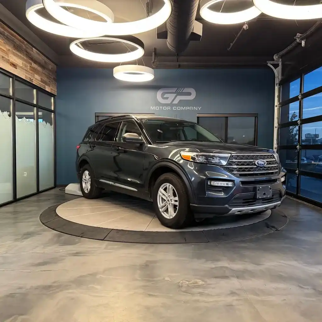 2023 Ford Explorer XLT 4WD's photo