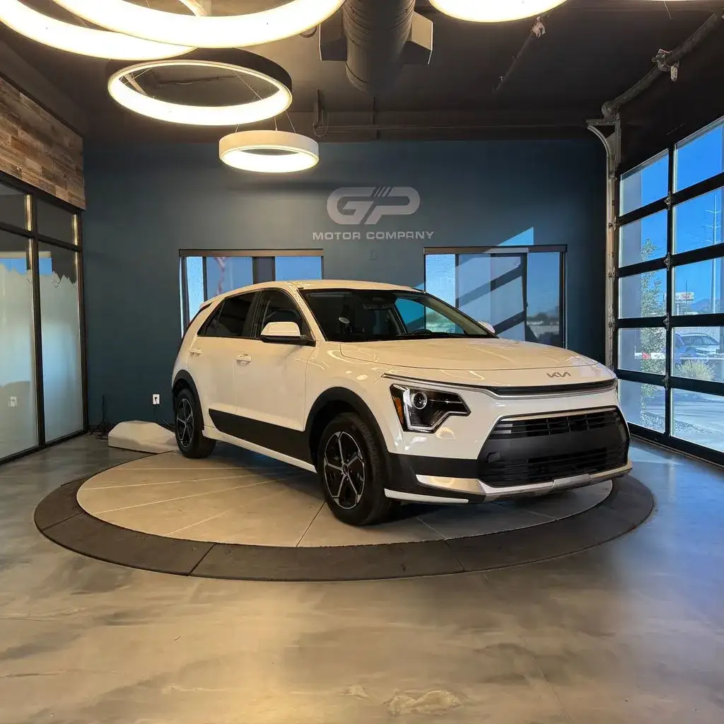 2025 Kia Niro Hybrid LX's photo