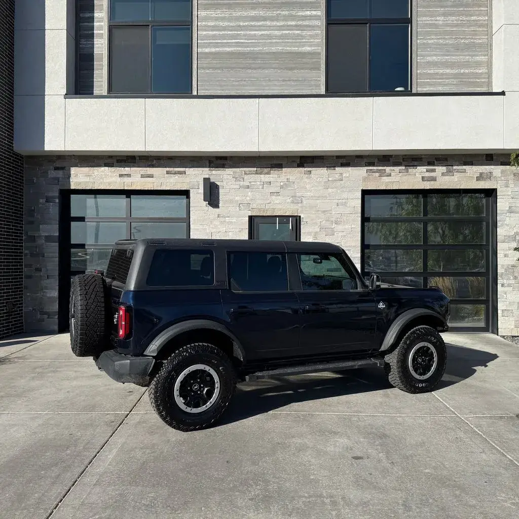 2021 Ford Bronco Outer Banks 4WD Advanced photo 3