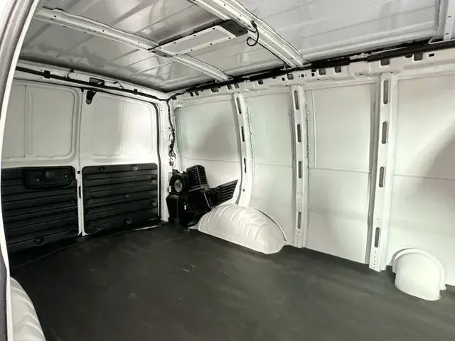 2023 Chevrolet Express Work Van HD 2500 photo 4