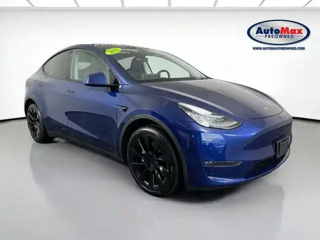 2022 Tesla Model Y Long Range Dual Motor All-Wheel Drive's photo