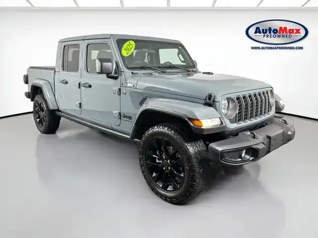 2025 Jeep Gladiator Nighthawk Auto's photo