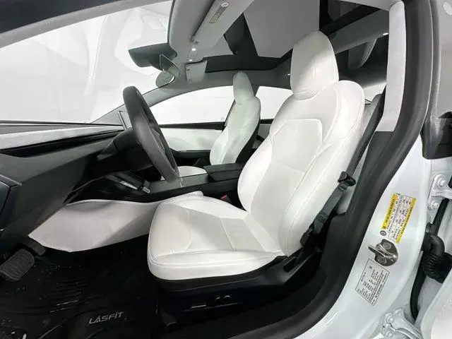 2024 Tesla Model 3 Long Range AWD photo 4