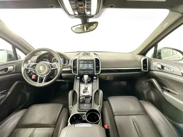 2016 Porsche Cayenne Tiptronic photo 3