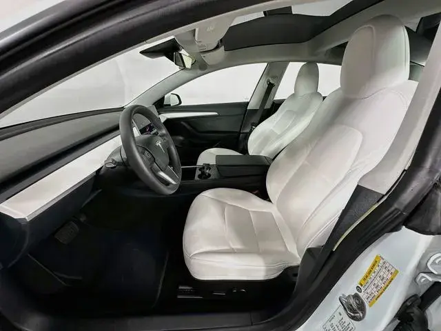 2023 Tesla Model 3 Base photo 4