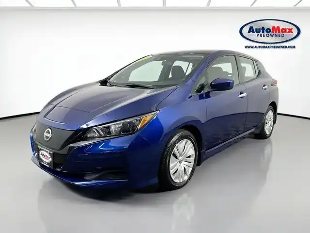 2025 Nissan Leaf S's photo