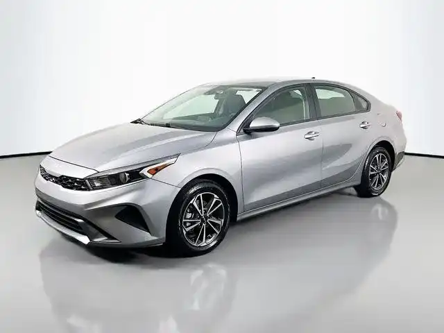 2024 Kia Forte LXS AT's photo